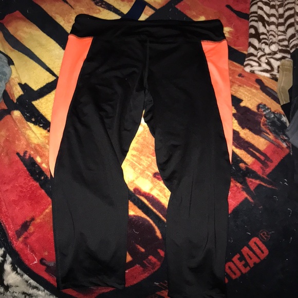 Twist black and orange 🍊 leggings NWT - Picture 2 of 2